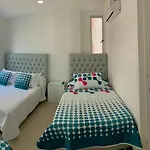 2 Bedroom Beachfront Apartment 2P1-Al With Pool And Wifi