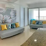 2 Bedroom Beachfront Apartment 2P1-Al With Pool And Wifi