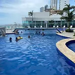 2 Bedroom Beachfront Apartment 2P1-Al With Pool And Wifi